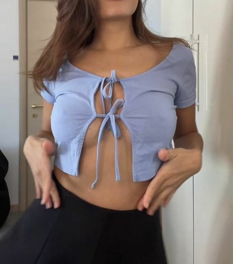 Ambracherry hot model picture