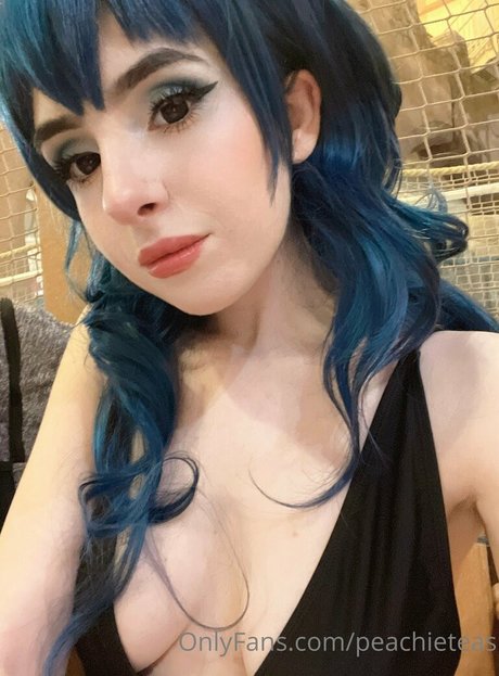 Peachieteas perfect model photo