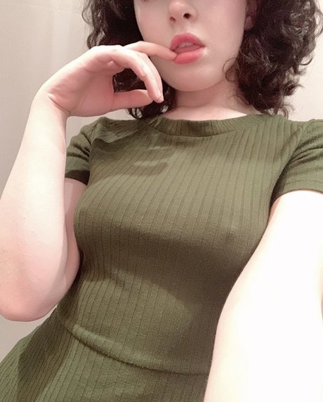 Peachieteas model hot pictures