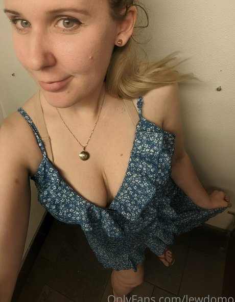 lewdomo star naked galleries