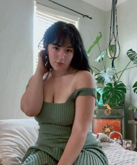 MapleDivine pornstar hd gallery