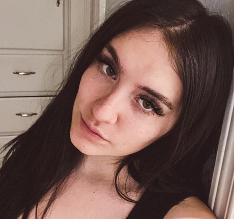 MapleDivine perfect pornstar image