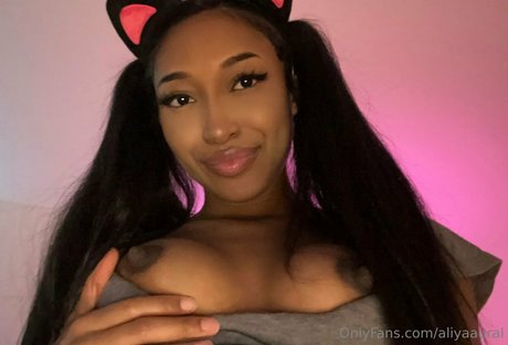 aliyaaural sexy star photo