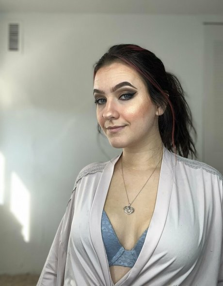 izzyizzyy art model pics