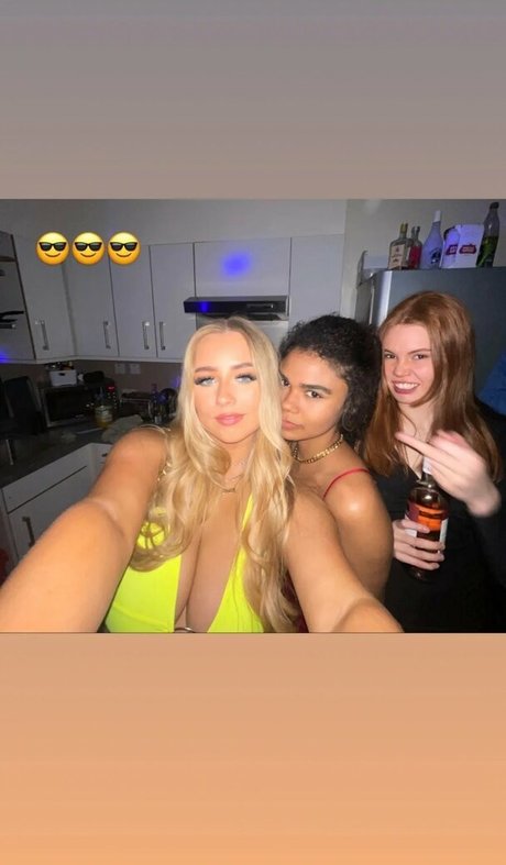 Gracie M pornstar exclusive photos