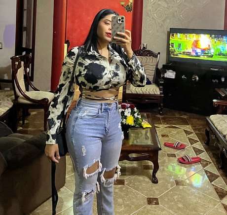 Karen Garcia porn model photo