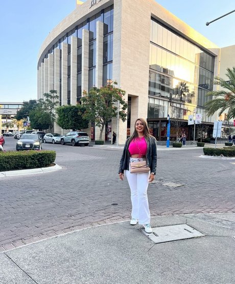 tattooed shemale onlyfans porn picture