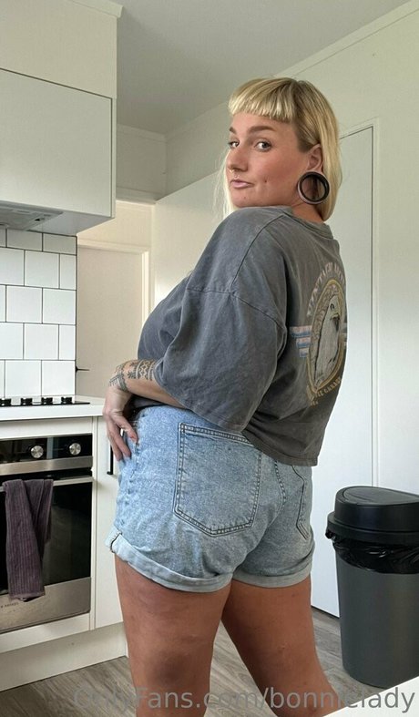 bonnielady pornstar hd photo