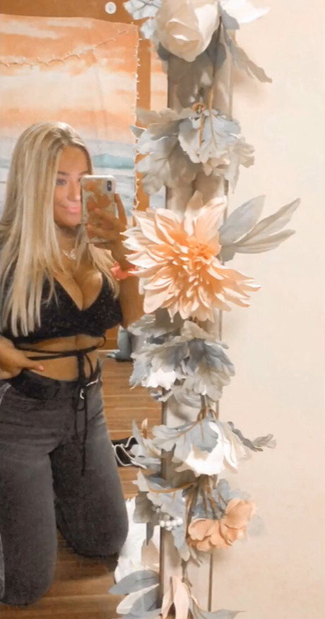 massage therapist onlyfans naked photo