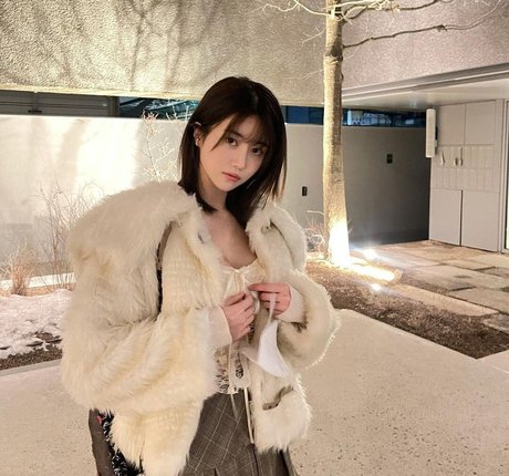 Lee Hayun star erotic gallery