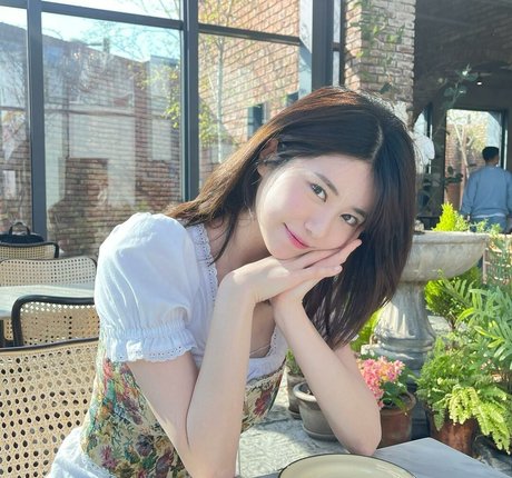 Lee Hayun erotic star img