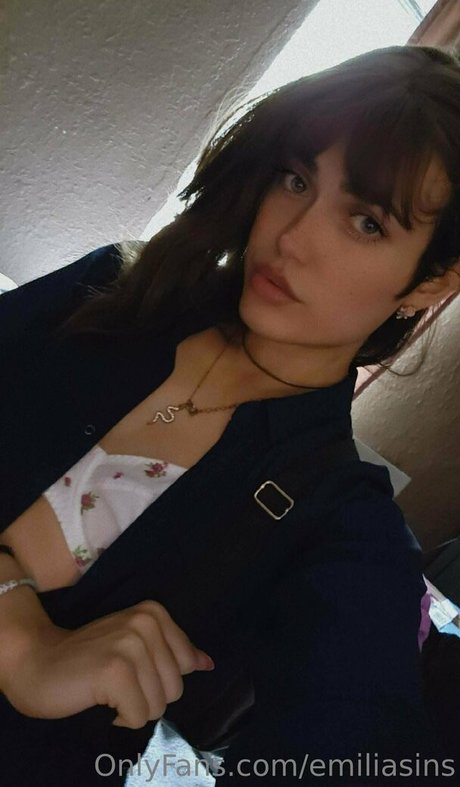 emiliasins xxx actress photo