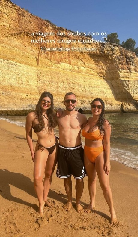 Mariana Nery naked star image