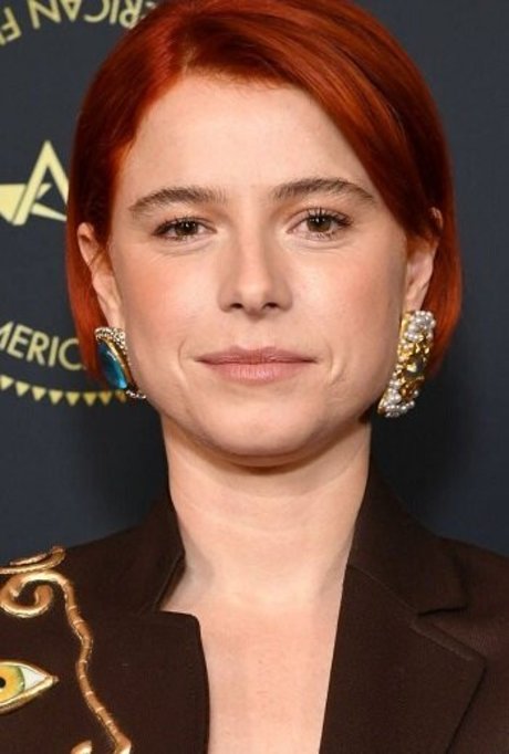 Jessie Buckley nice star img