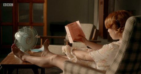 Jessie Buckley naked star pics