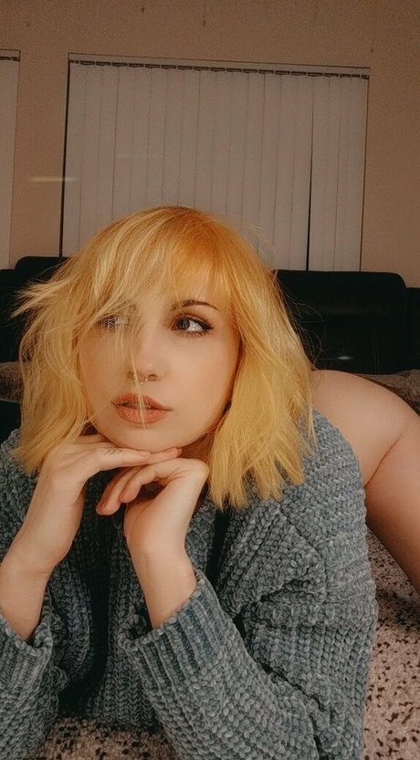 daxanais star erotic pic