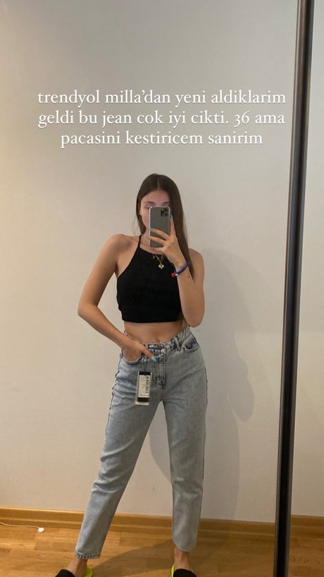 Ilayda Akdogan free pornstar img