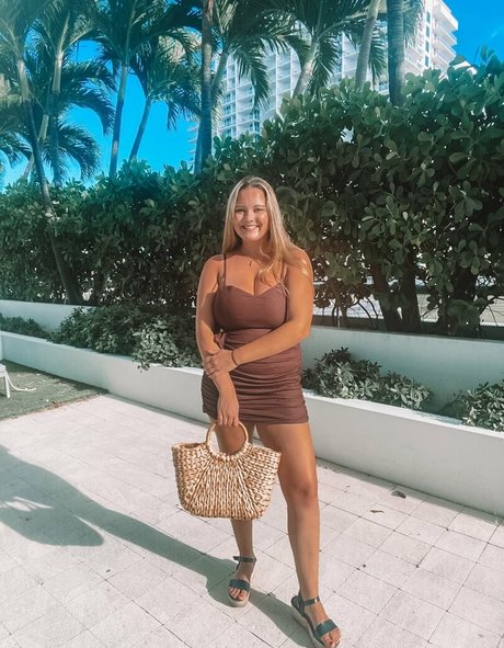 Olivia H model sex pics