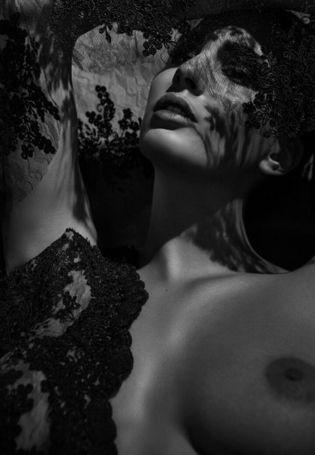 Magdalena Perlinska high quality star images