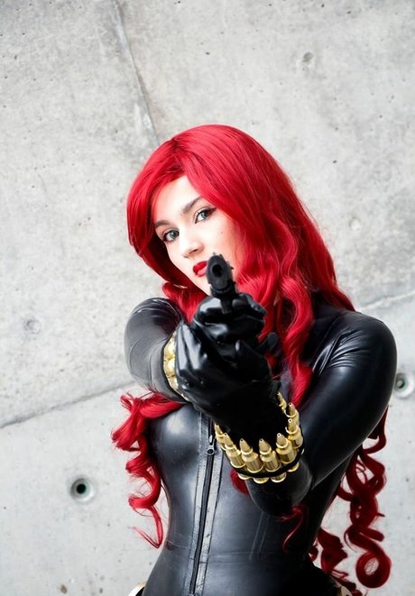 Arual Ebiru Cosplay perfect star pic