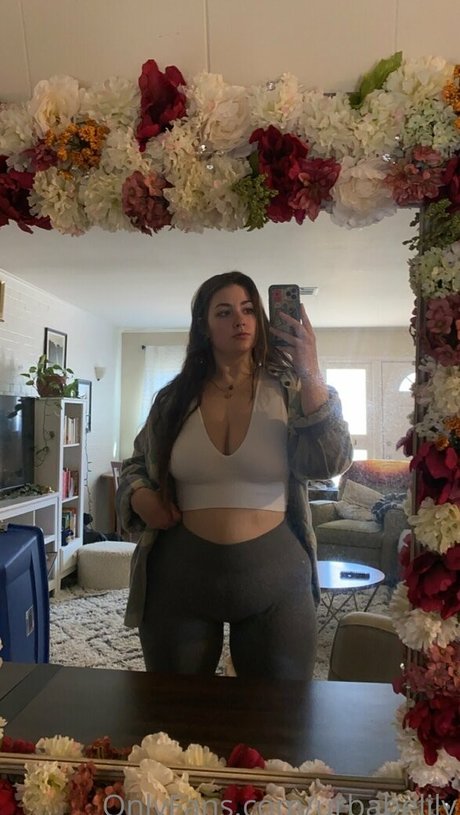 urbabelily star naked photo