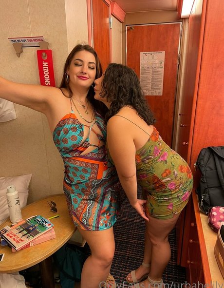 urbabelily model adult img