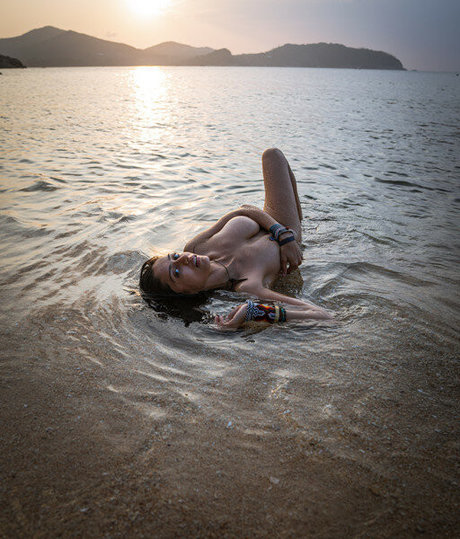 Kamya Buch model naked archive