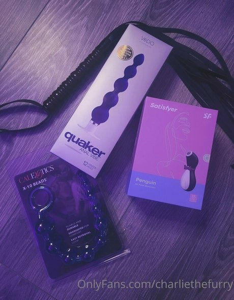 charliethefurry star pretty pics