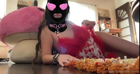 lil chinita pretty model image