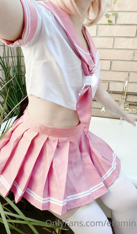 eromin naked actress photos