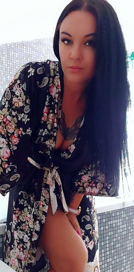 pregnant ebony onlyfans top image