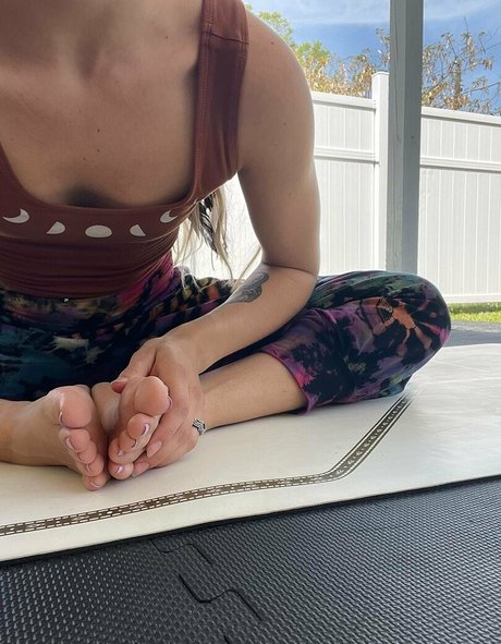 naomiswann model pretty picture