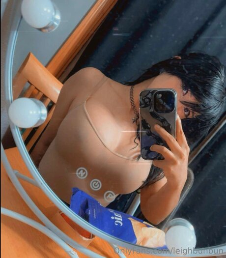 Leighbunbun pretty model image