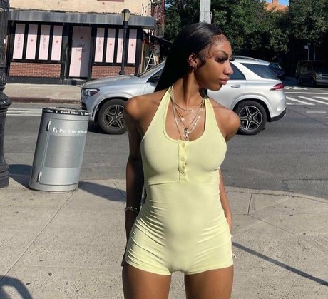 Lagloinski pretty actress img