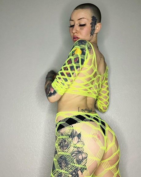 xovalerie model pretty galleries