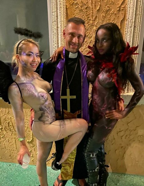 Naomi Foxxx nudes actress galleries