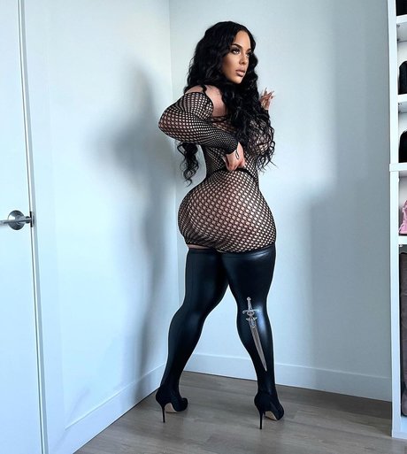 muscle nude onlyfans art xxx archive