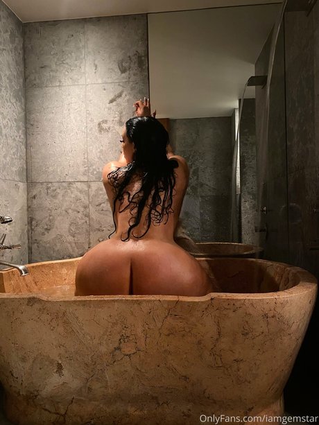 big tits mom onlyfans free pic