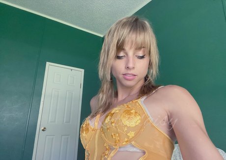 Katiedaisy high quality model pic