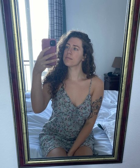 Nicole Quinn nude actress photos