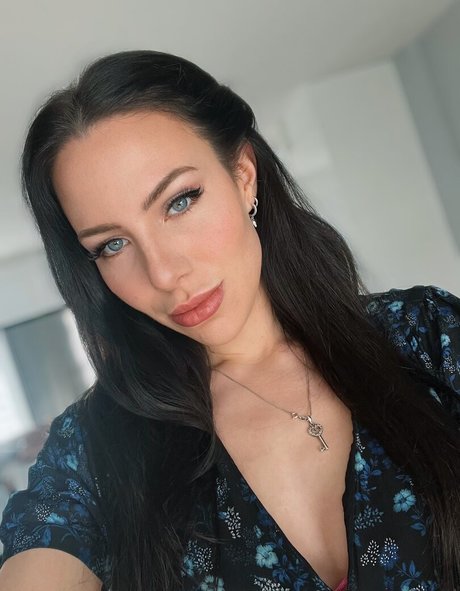 Emma Sinclair star nice pic