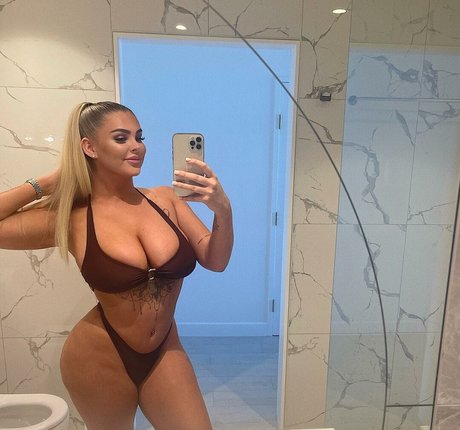 lilybultx erotic star galleries