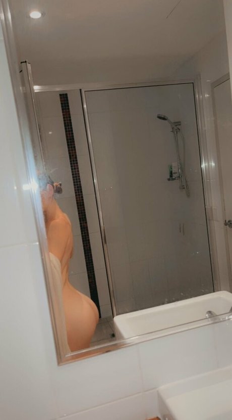 Onlyfanswmadi model xxx pics