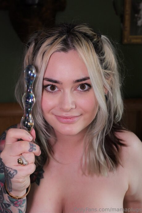 Mamaplugs pretty actress archive