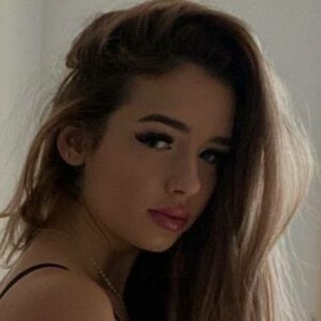 LENA GOLDSTEIN exclusive model picture