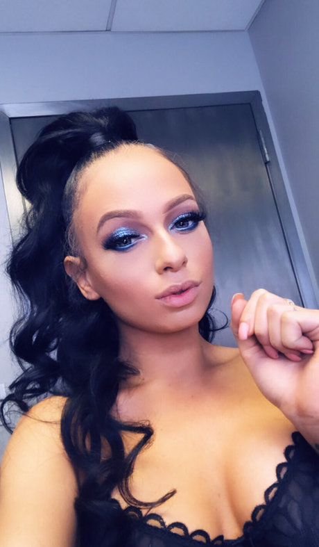 Mariahlynn sexy actress pictures