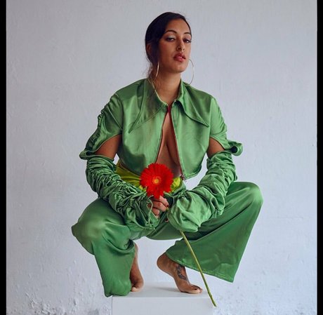 Kali Sudhra nude star img