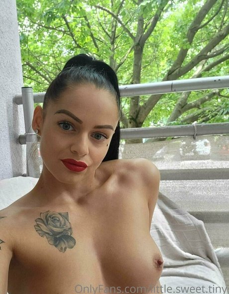 _Sweet Tiny sexy actress picture