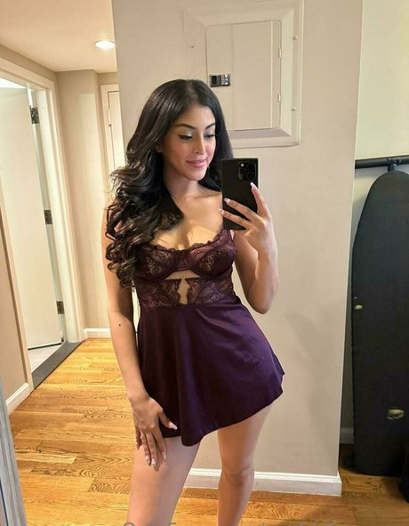 Sophia Leone exclusive actress photos