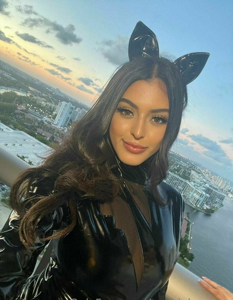 Sophia Leone pornstar sexy archive